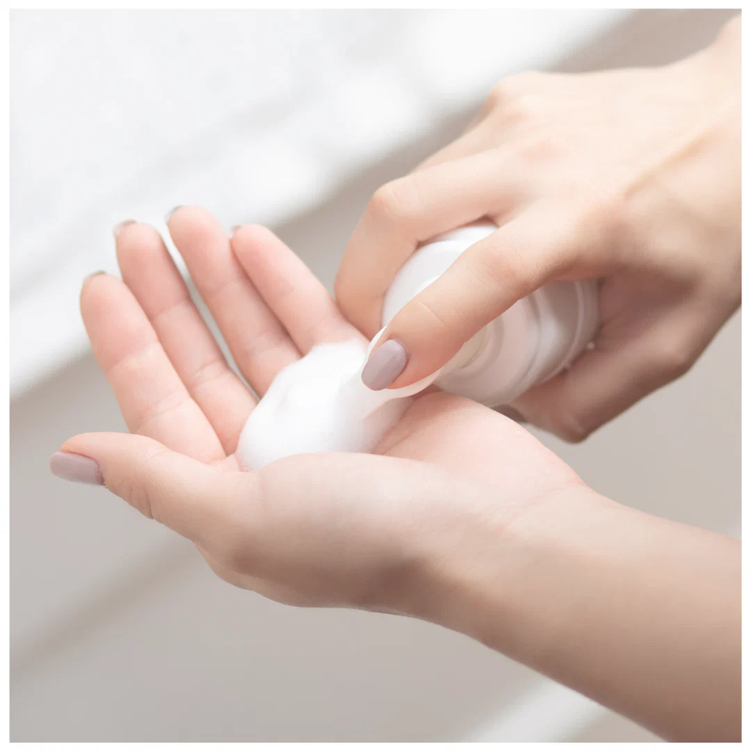 Radiant Age-Defying Foaming Face Cleanser - 5.5 oz. - Image 4