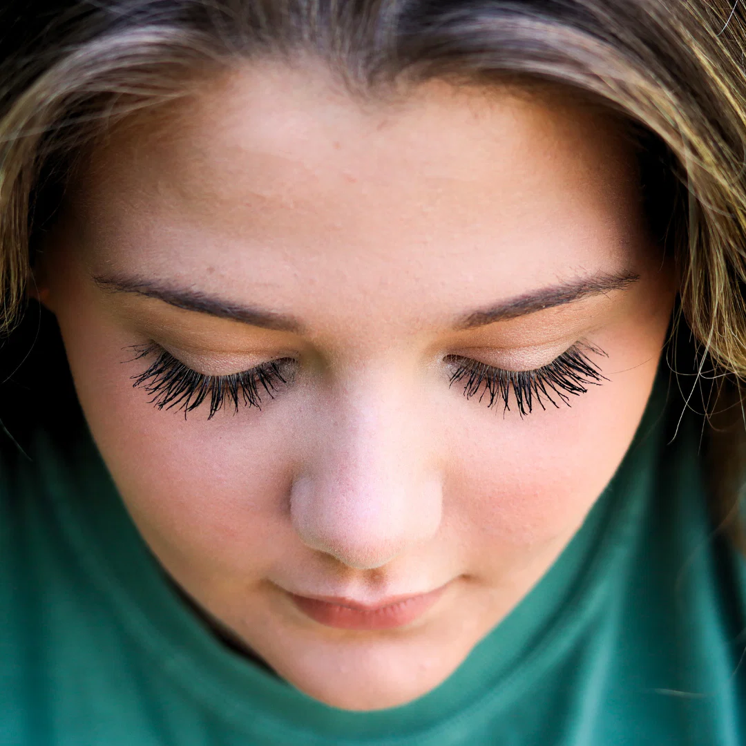 Voluminous Lash-Growth Mascara - Curl and Lift Formula - Image 3