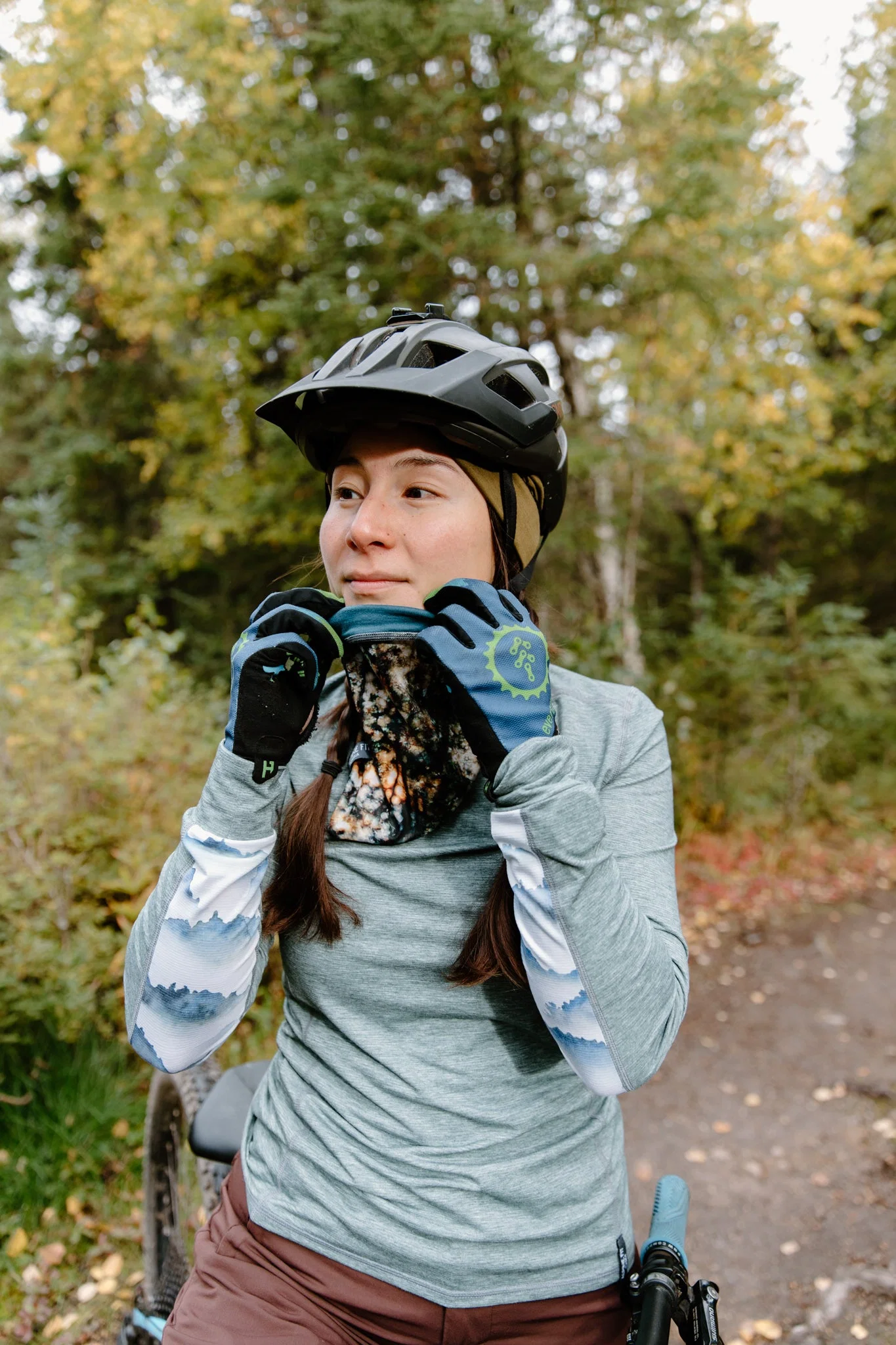 Mountain Merino Wool V Front Neck Warmer - Image 23